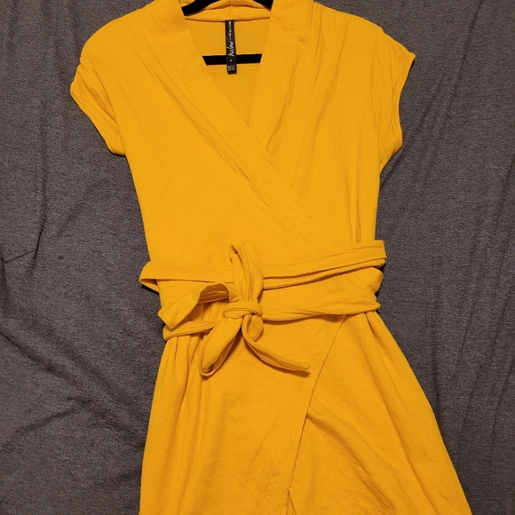 15$ with bundle - Melow - Wrap over top - Picture 3 of 5